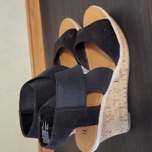 Ana black wedges